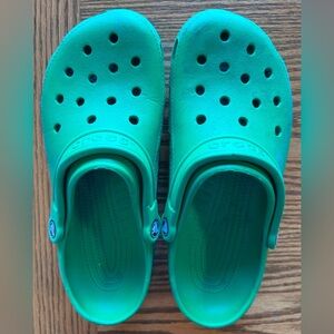 CROCS Women’s Vibrant Green Clogs Size 11